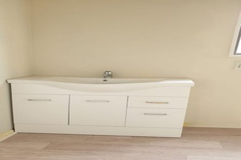 Photo of property in 1/8 Greenstone Place, Clover Park, Auckland, 2019