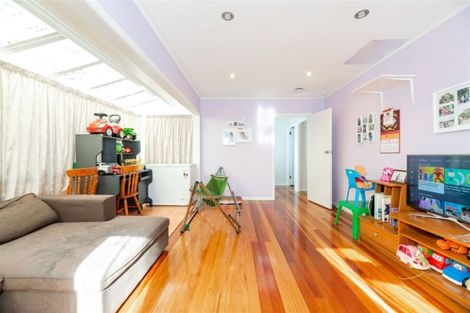 Photo of property in 9 Stephen Avenue, Henderson, Auckland, 0610