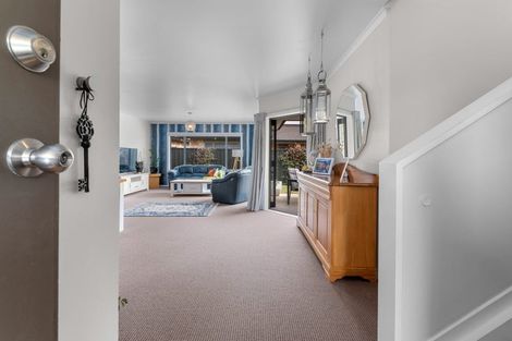 Photo of property in 16/64 Kawaha Point Road, Kawaha Point, Rotorua, 3010