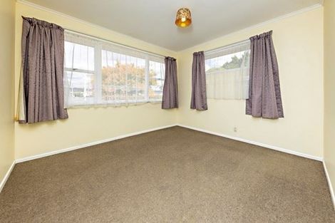 Photo of property in 14 Mountbatten Place, Papakura, 2110