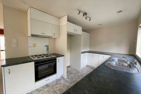 Photo of property in 10 Granville Drive, Massey, Auckland, 0614