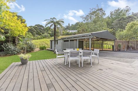 Photo of property in 673 West Coast Road, Oratia, Auckland, 0604