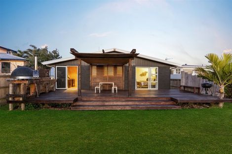 Photo of property in 78 Sylvan Avenue, Northcote, Auckland, 0627