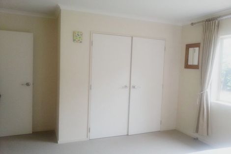 Photo of property in 4 Tsar Court, Flat Bush, Auckland, 2016