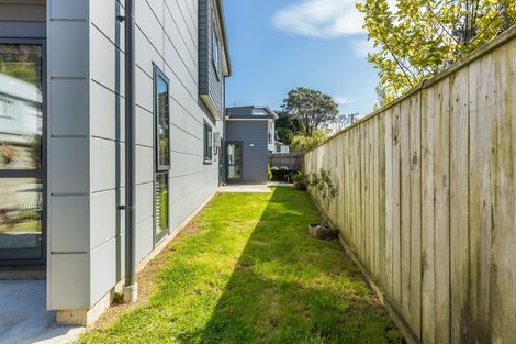 Photo of property in 45 Brindle Way, Newlands, Wellington, 6037