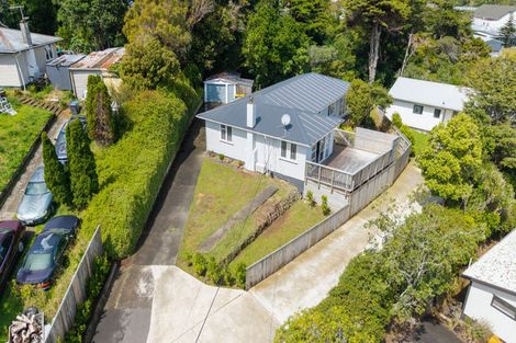 Photo of property in 21 Dorset Grove, Cannons Creek, Porirua, 5024