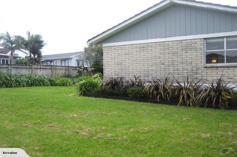 Photo of property in 3/200 Te Atatu Road, Te Atatu South, Auckland, 0610