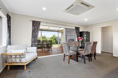 Photo of property in 27 Summerland Drive, Henderson, Auckland, 0612