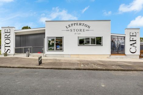 Photo of property in 541 Richmond Road, Lepperton, New Plymouth, 4373