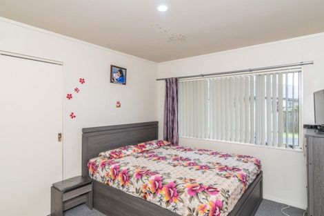 Photo of property in 105 Makarini Street, Paraparaumu, 5032