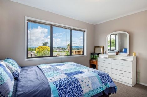 Photo of property in 9 Edgware Road, West Harbour, Auckland, 0618