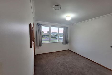 Photo of property in 10 Marsden Place, Awapuni, Palmerston North, 4412