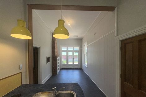 Photo of property in 121 Wellington Street, Picton, 7220