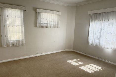Photo of property in 14-16 Kingsway, Three Kings, Auckland, 1024