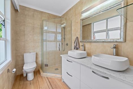 Photo of property in 1a Muritai Road, Milford, Auckland, 0620