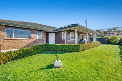 Photo of property in 14 Astor Place, Orewa, 0931