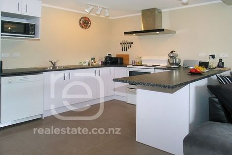 Photo of property in 40 Whanake Street, Titahi Bay, Porirua, 5022