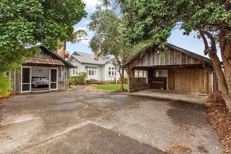 Photo of property in 14 Wallace Road, Mangere Bridge, Auckland, 2022