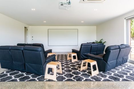 Photo of property in 52 Delamore Drive, Oneroa, Waiheke Island, 1081