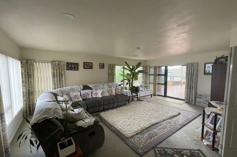 Photo of property in 43 Wairere Road, The Gardens, Auckland, 2105