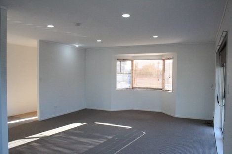 Photo of property in 1 Daria Place, Northpark, Auckland, 2013