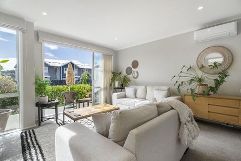 Photo of property in 75 Karepiro Drive, Stanmore Bay, Whangaparaoa, 0932