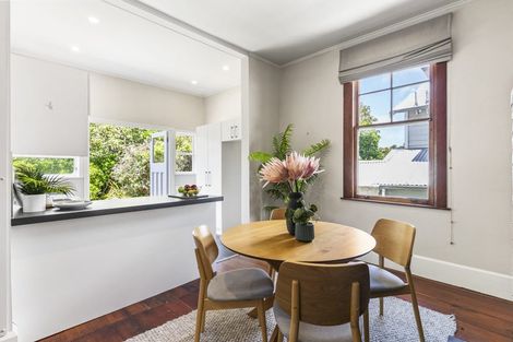Photo of property in 17 Waikowhai Street, Ngaio, Wellington, 6035