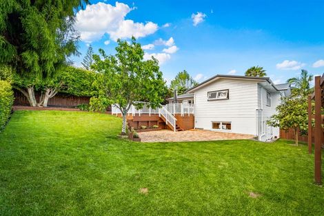 Photo of property in 70 Blakeborough Drive, Forrest Hill, Auckland, 0620