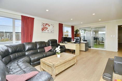 Photo of property in 26 Solander Road, Pegasus, 7612