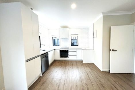 Photo of property in 38 Kervil Avenue, Te Atatu Peninsula, Auckland, 0610