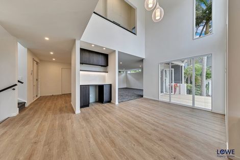 Photo of property in 1/2 Hauraki Road, Hauraki, Auckland, 0622