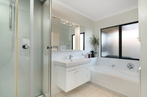 Photo of property in 308 Gravatt Road, Papamoa Beach, Papamoa, 3118