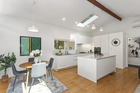 Photo of property in 1 Ngaio Road, Titirangi, Auckland, 0604