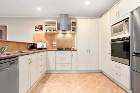 Photo of property in 27 Summerland Drive, Henderson, Auckland, 0612