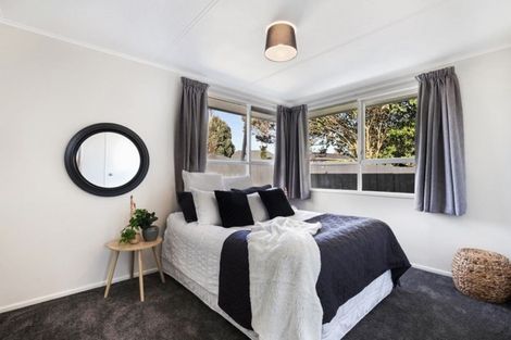 Photo of property in 5 Sutton Avenue, Mangere East, Auckland, 2024