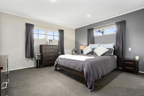 Photo of property in 27 Summerland Drive, Henderson, Auckland, 0612