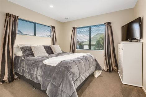 Photo of property in 22 Lanyon Place, Whitby, Porirua, 5024