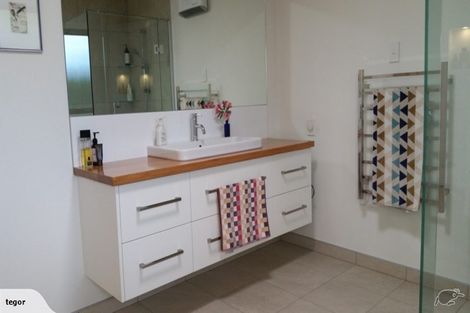 Photo of property in 47 Seddon Street, Waikanae, 5036