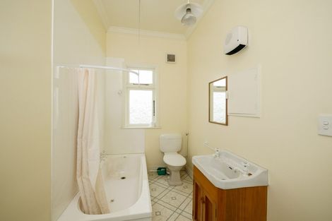 Photo of property in 33 Brownville Crescent, Maori Hill, Dunedin, 9010