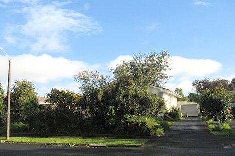 Photo of property in 27 Archmillen Avenue, Pakuranga Heights, Auckland, 2010