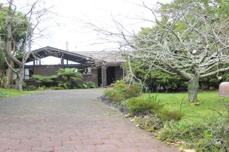 Photo of property in 22 Atarua Gardens, Waiatarua, Auckland, 0604