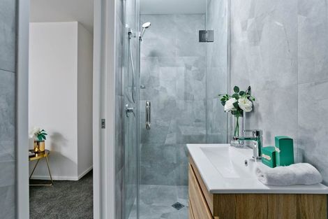 Photo of property in 3/19 Kingdale Road, Henderson, Auckland, 0610