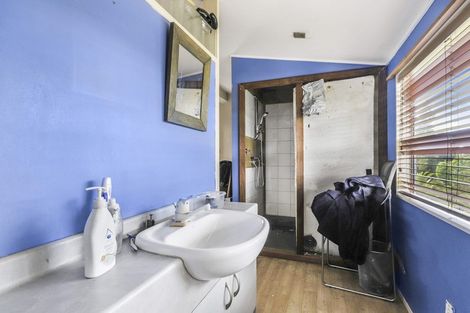 Photo of property in 114 Ennis Avenue, Pakuranga Heights, Auckland, 2010