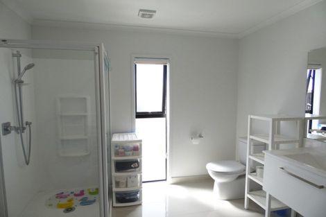 Photo of property in 16 Pheasant Lane, Hobsonville, Auckland, 0616