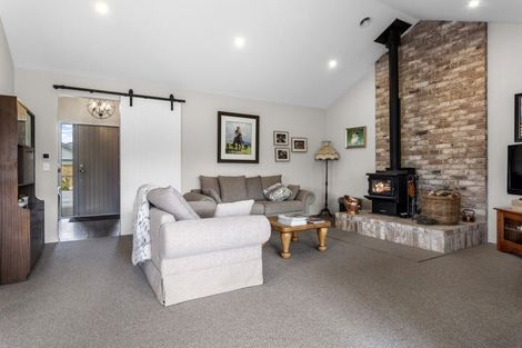 Photo of property in 6 Hunter Lane, Amberley, 7410