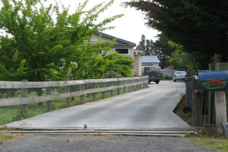 Photo of property in 97 Old Railway Road, Kumeu, 0892