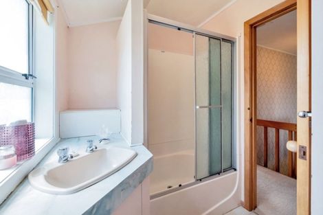 Photo of property in 103 Queen Street, Northcote Point, Auckland, 0627