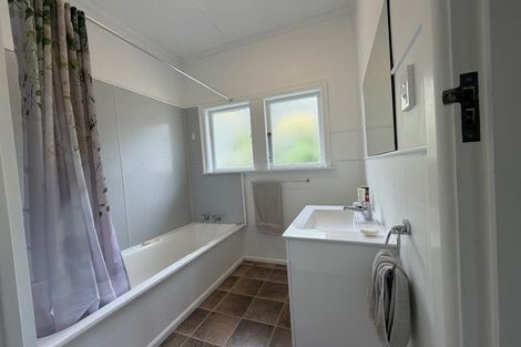 Photo of property in 805 Grove Road, Mayfair, Hastings, 4122