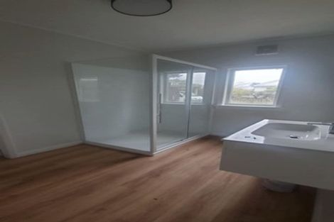 Photo of property in 1 Mckenzie Terrace, Carterton, 5713