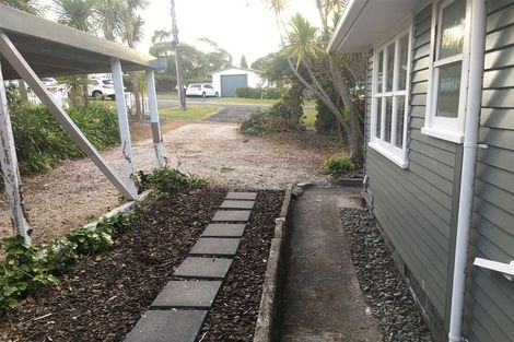 Photo of property in 2 Ambler Avenue, Glen Eden, Auckland, 0602